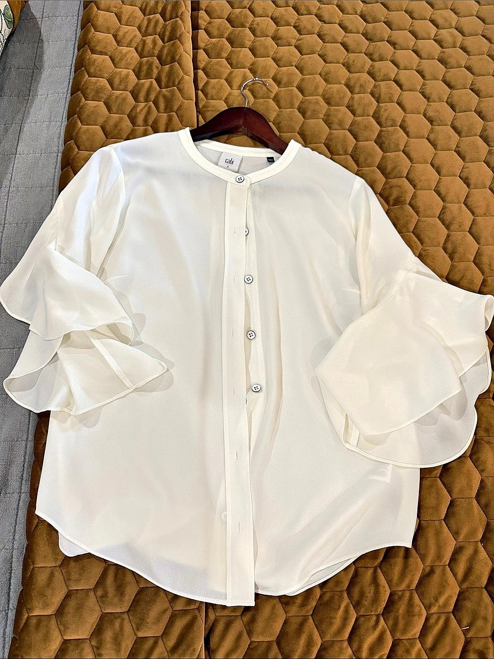 Cabi Float Blouse Ruffle Sleeve White Size Small